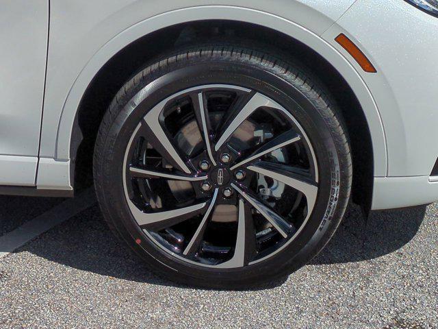 Photo of 2025 White Lincoln Corsair