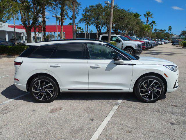 Photo of 2025 White Lincoln Corsair