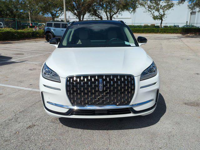 Photo of 2025 White Lincoln Corsair