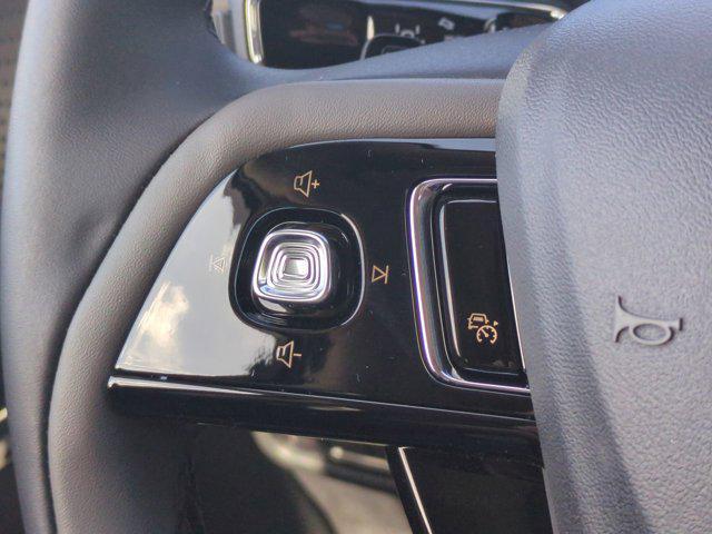 Photo of 2025 Crystal White Lincoln Corsair