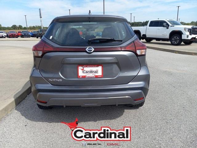 Photo of 2021 Gun Metallic Nissan Kicks