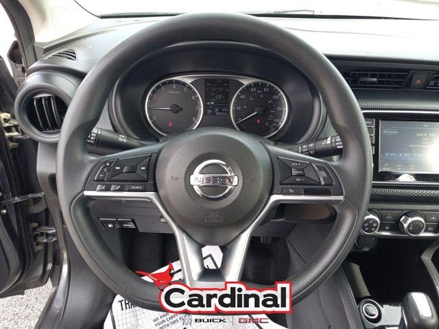 Photo of 2021 Gun Metallic Nissan Kicks