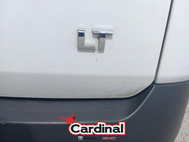 Photo of 2021 Summit White Chevrolet Traverse