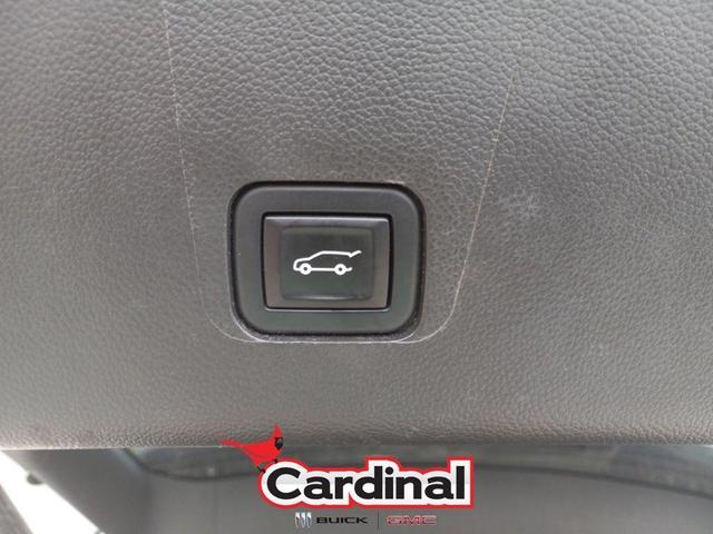 Photo of 2021 Summit White Chevrolet Traverse