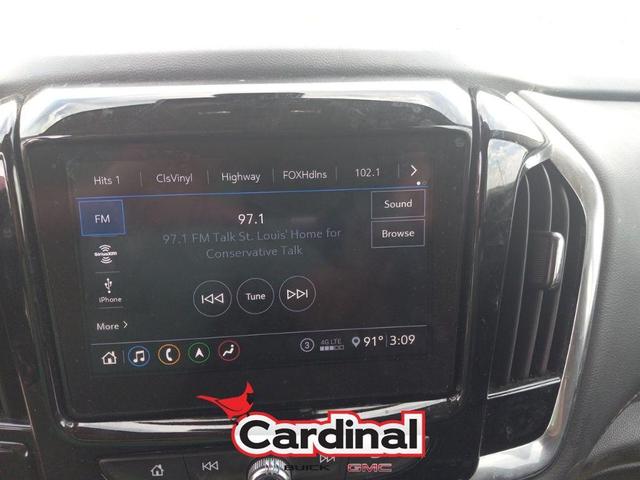 Photo of 2021 Summit White Chevrolet Traverse