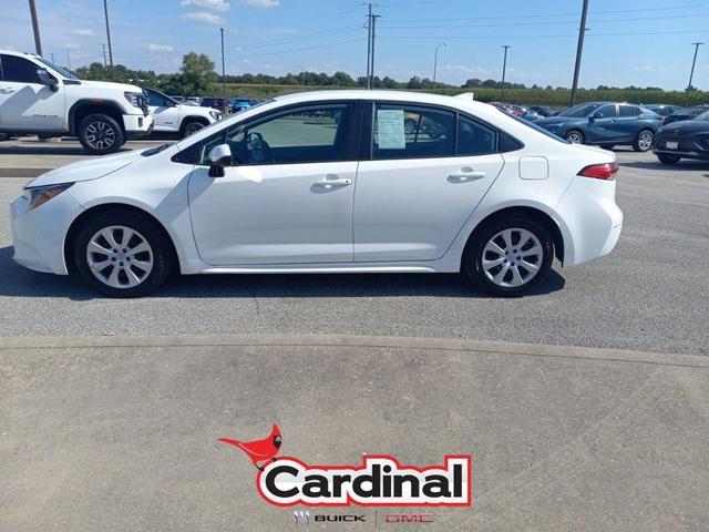 Photo of 2024 White Toyota Corolla