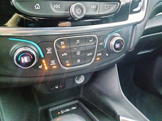 Photo of 2022 Mosaic Black Metallic Chevrolet Traverse