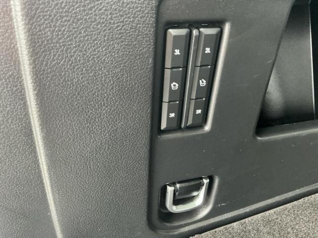 Photo of 2019 White Lincoln Navigator