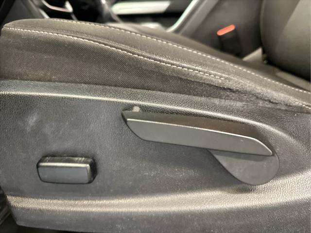 Photo of 2022 Summit White Chevrolet Colorado