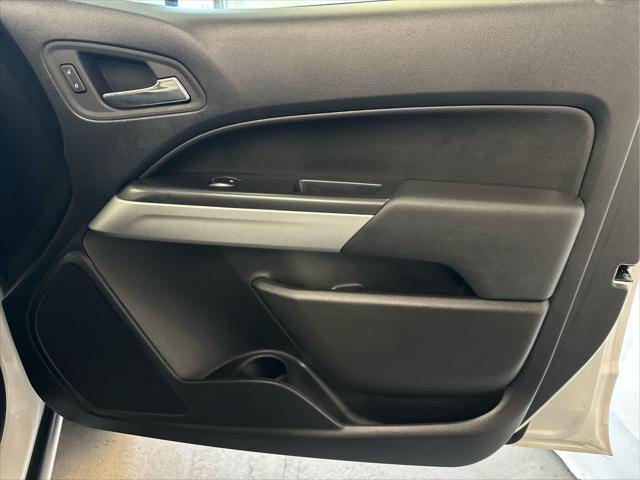 Photo of 2022 Summit White Chevrolet Colorado