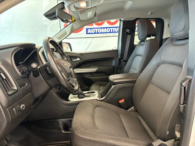 Photo of 2022 Summit White Chevrolet Colorado