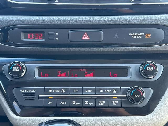 Photo of 2015 Aurora Black Kia Sedona
