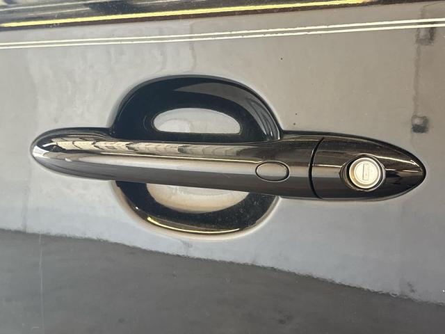 Photo of 2015 Aurora Black Kia Sedona