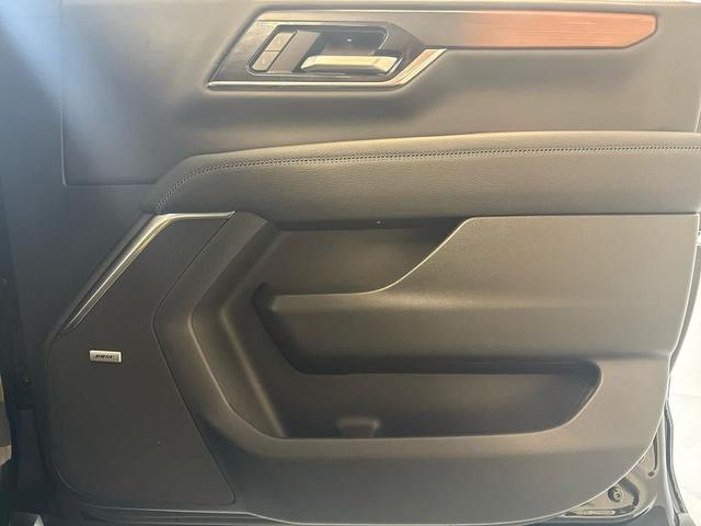 Photo of 2025 Onyx Black GMC Yukon