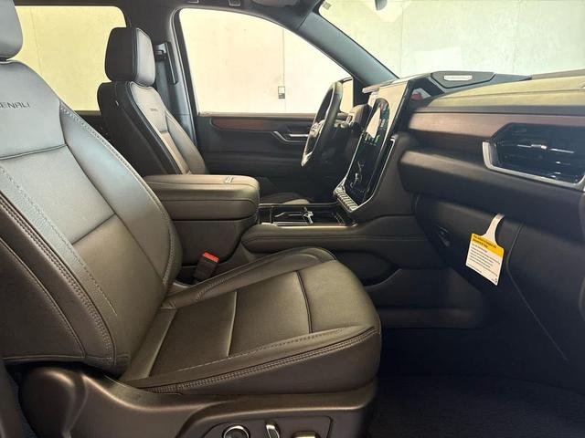 Photo of 2025 Onyx Black GMC Yukon