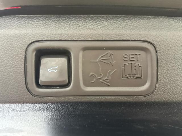 Photo of 2021 Agate Black Metallic Ford Expedition Max