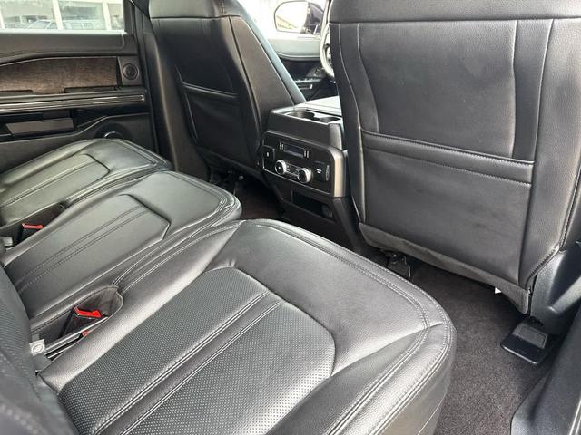 Photo of 2021 Agate Black Metallic Ford Expedition Max