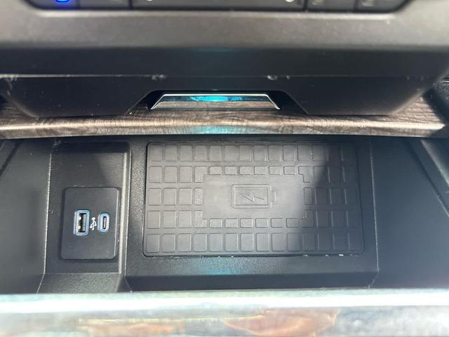 Photo of 2021 Agate Black Metallic Ford Expedition Max