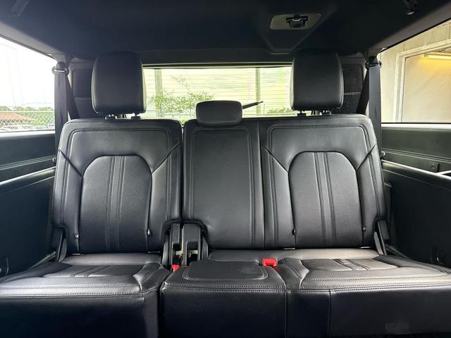 Photo of 2021 Agate Black Metallic Ford Expedition Max