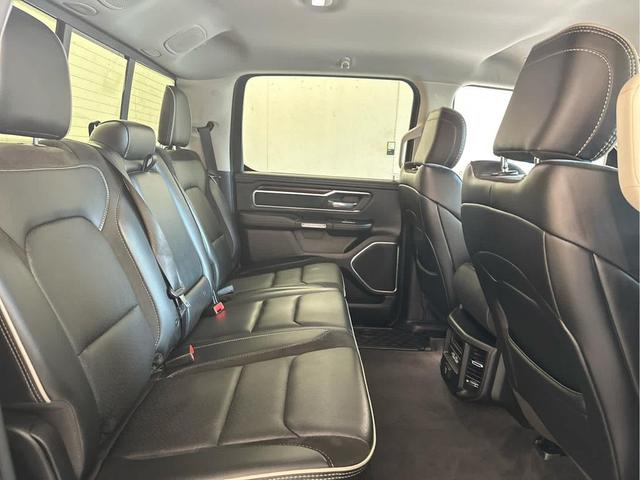 Photo of 2022 Diamond Black Crystal Pearlcoat RAM 1500