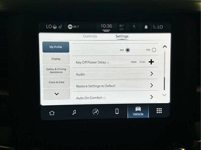 Photo of 2022 Diamond Black Crystal Pearlcoat RAM 1500