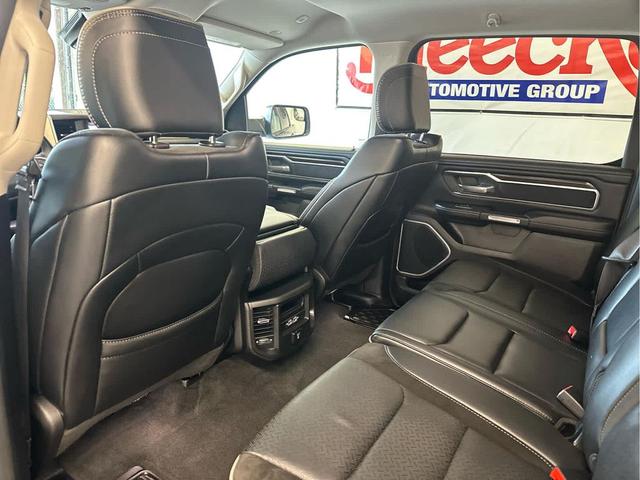 Photo of 2022 Diamond Black Crystal Pearlcoat RAM 1500