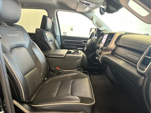 Photo of 2022 Diamond Black Crystal Pearlcoat RAM 1500