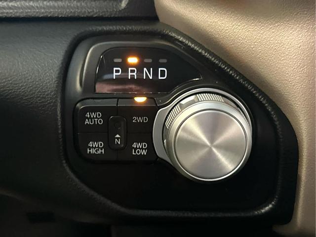 Photo of 2022 Diamond Black Crystal Pearlcoat RAM 1500