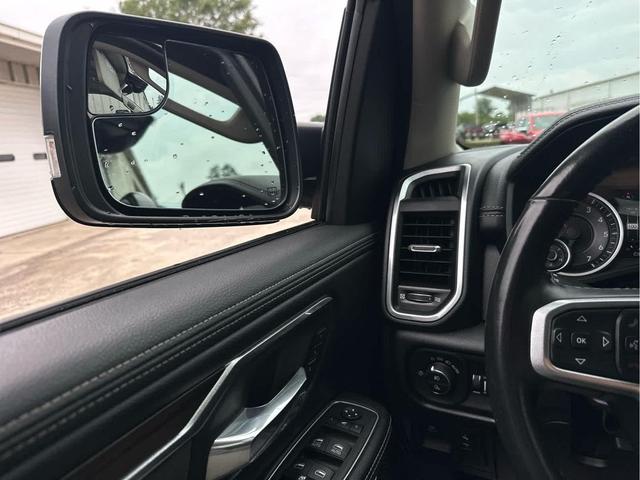 Photo of 2022 Diamond Black Crystal Pearlcoat RAM 1500