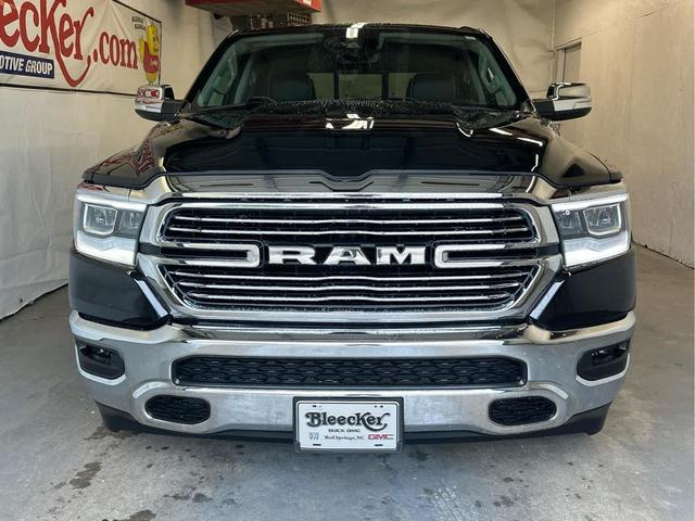 Photo of 2022 Diamond Black Crystal Pearlcoat RAM 1500