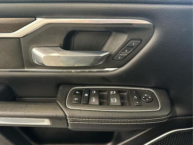 Photo of 2022 Diamond Black Crystal Pearlcoat RAM 1500