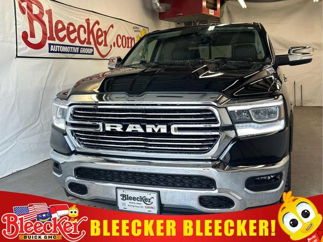 Photo of 2022 Diamond Black Crystal Pearlcoat RAM 1500