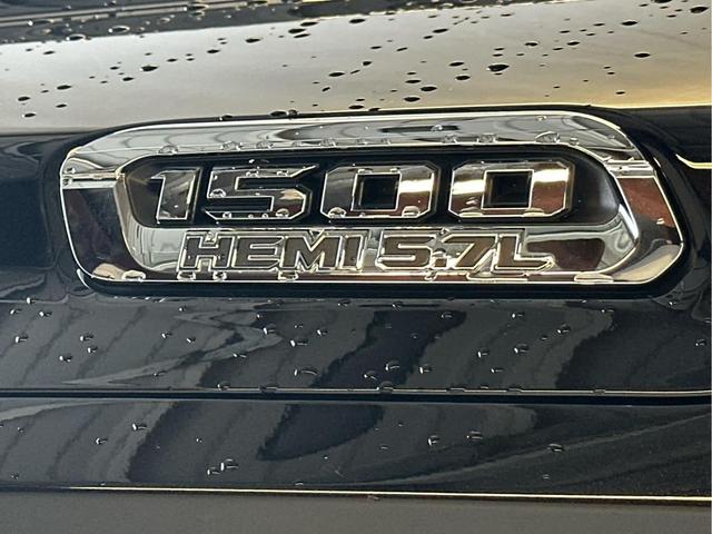 Photo of 2022 Diamond Black Crystal Pearlcoat RAM 1500