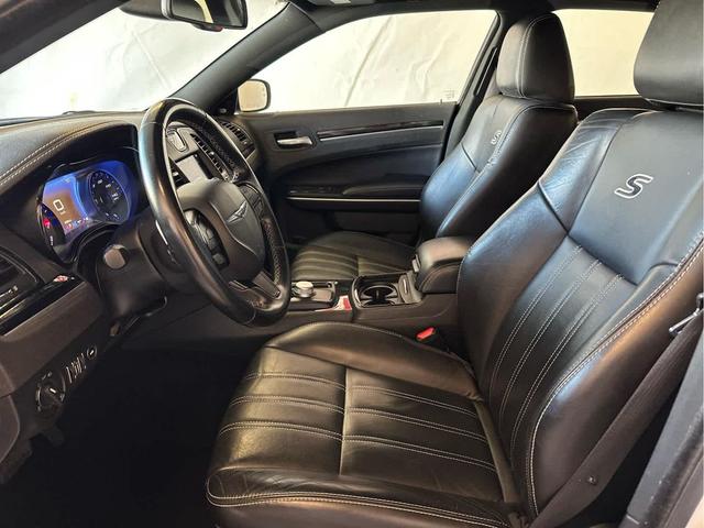 Photo of 2022 Bright White Clearcoat Chrysler 300