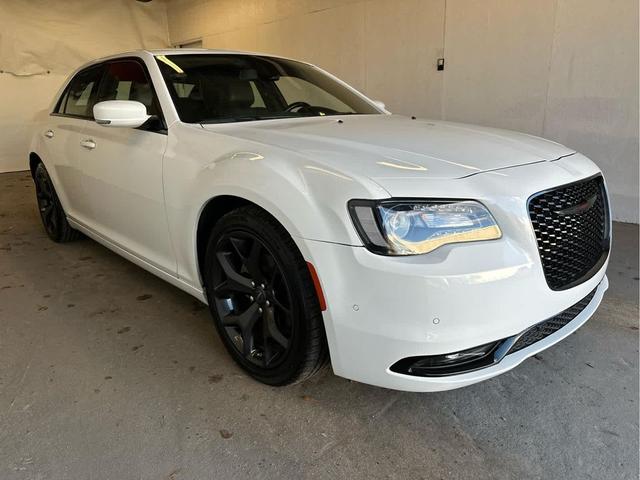 Photo of 2022 Bright White Clearcoat Chrysler 300