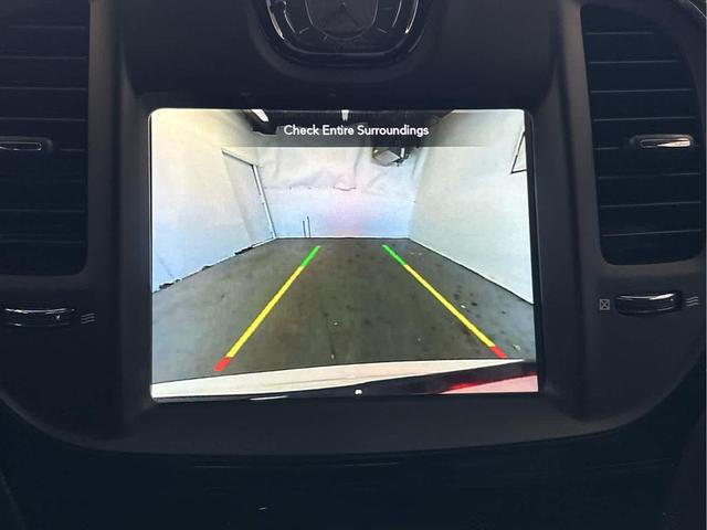 Photo of 2022 Bright White Clearcoat Chrysler 300