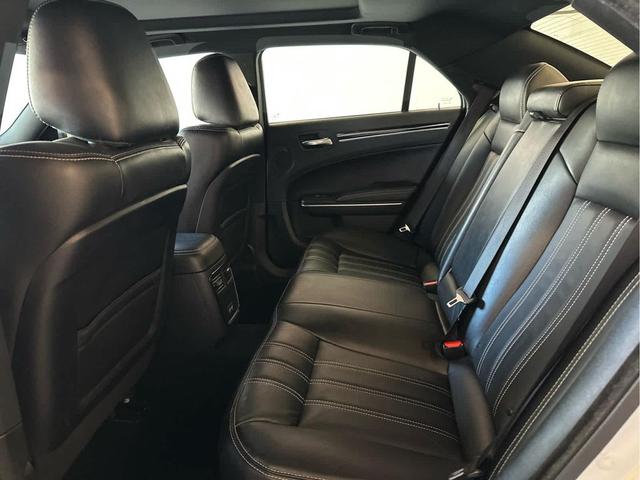 Photo of 2022 Bright White Clearcoat Chrysler 300