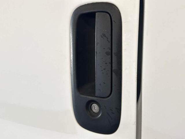 Photo of 2018 Summit White GMC Savana 2500