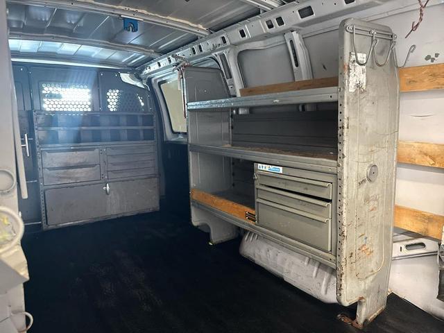 Photo of 2018 Summit White GMC Savana 2500