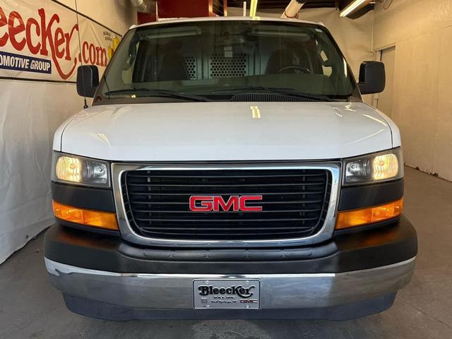 Photo of 2018 Summit White GMC Savana 2500
