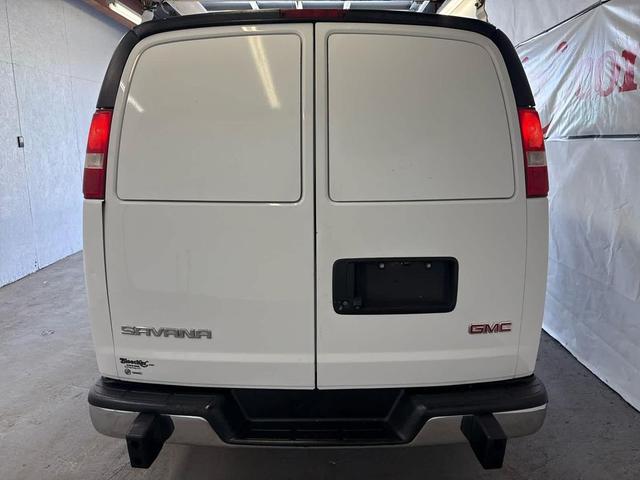 Photo of 2018 Summit White GMC Savana 2500