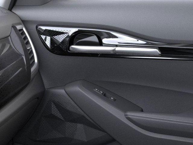 Photo of 2026 Clear White / Black Roof Kia Seltos