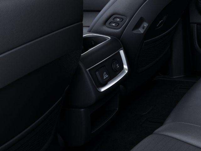 Photo of 2026 Ceramic Silver Kia Carnival