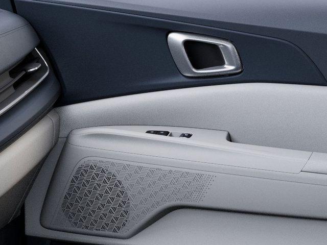 Photo of 2026 Ceramic Silver Kia Carnival