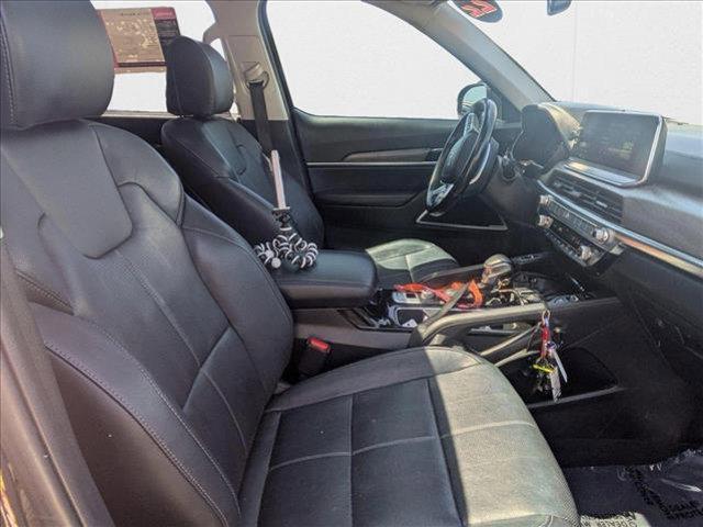 Photo of 2022 Black Copper Kia Telluride