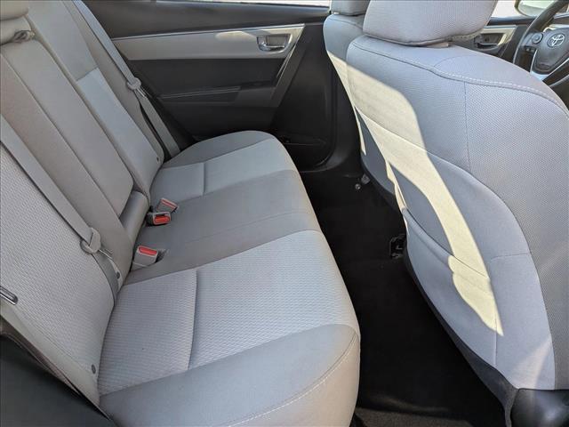 Photo of 2016 Super White Toyota Corolla
