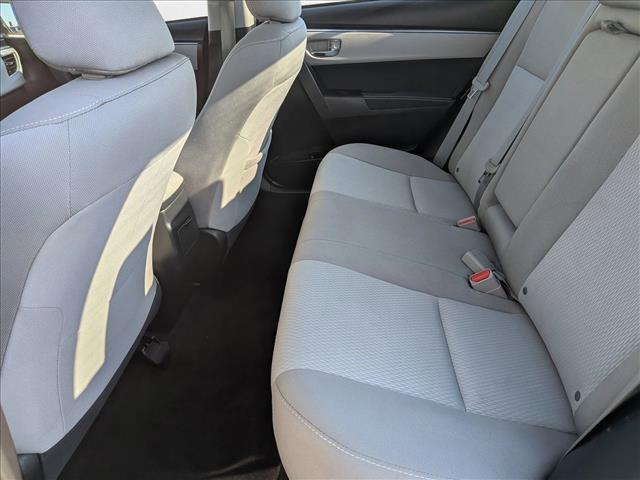 Photo of 2016 Super White Toyota Corolla