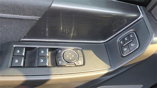 Photo of 2025 White Metallic Ford F-150