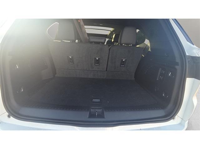 Photo of 2025 White Frost Tri-Coat Buick Enclave