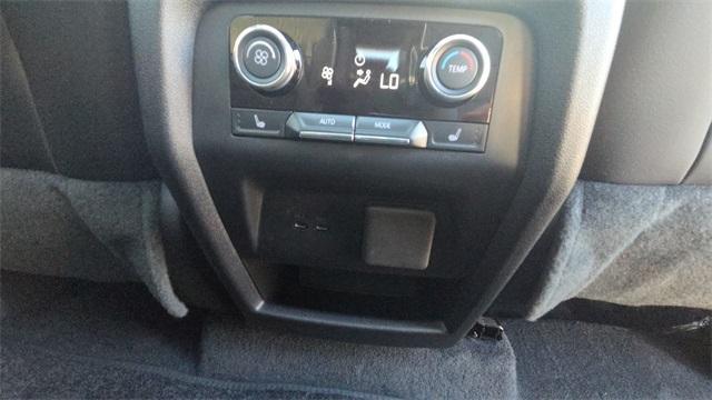 Photo of 2025 White Frost Tri-Coat Buick Enclave